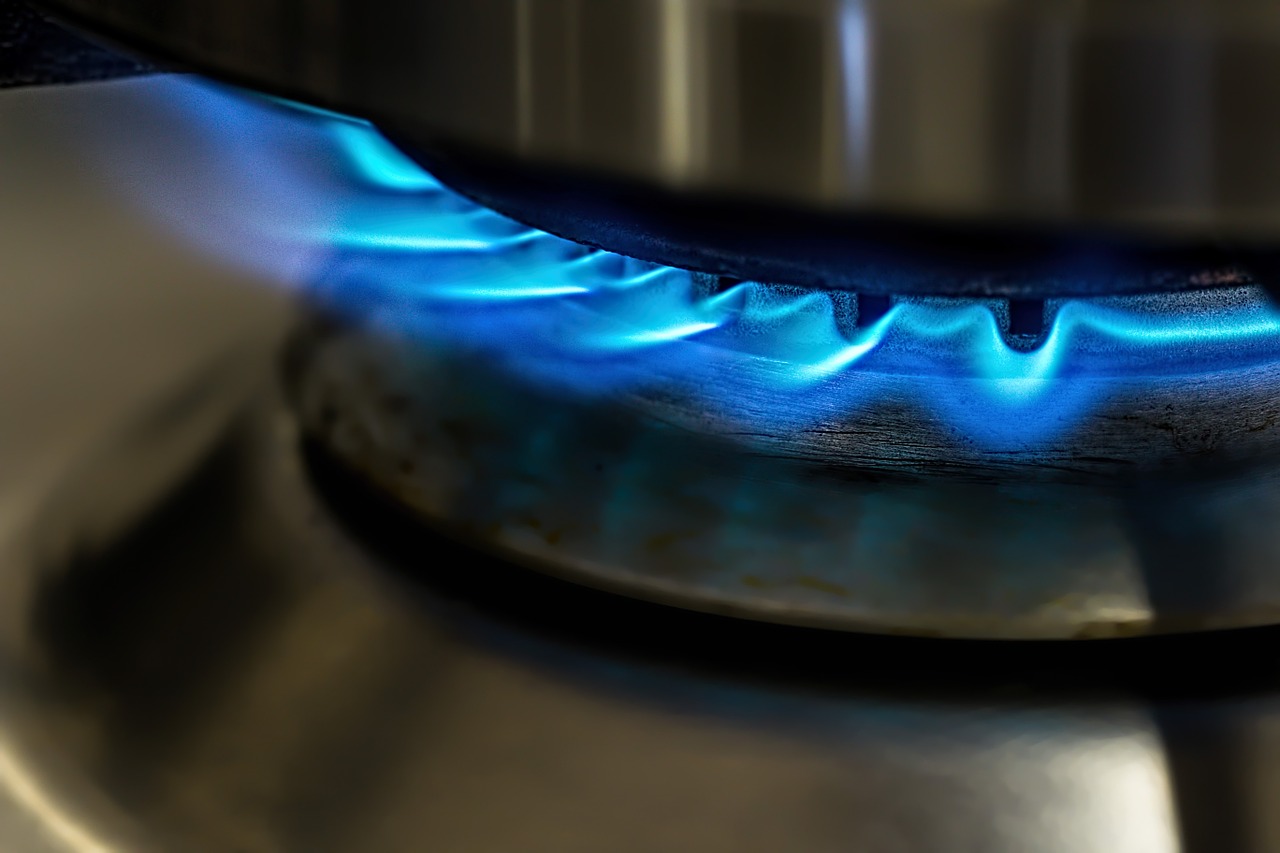 Gas: aumenta la richiesta di GNL spot, ma i contratti languono…
